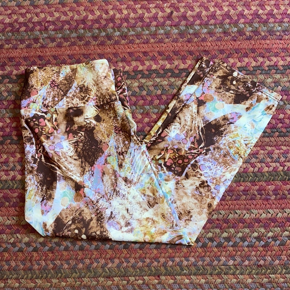 ONZIE ABSTRACT PATTERN YOGA CROP LEGGINGS